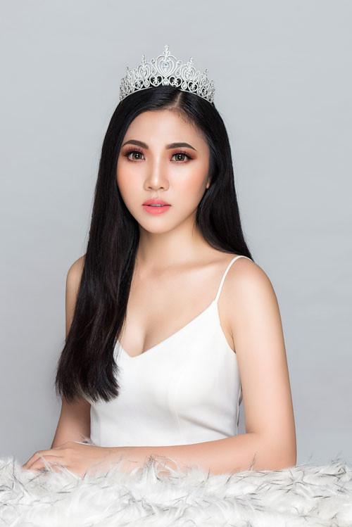 Yêu thích tông cam đất và tổ chức tiệc cưới vào ban ngày hoặc muốn có một cái nhìn thanh lịch, cô dâu có thể chọn son môi màu nude cam đất. Hãy sử dụng màu son có độ bóng nhẹ nếu bạn muốn đôi môi căng mọng. Yêu thích tông cam đất và tổ chức tiệc cưới vào ban ngày hoặc muốn có một cái nhìn thanh lịch, cô dâu có thể chọn son môi màu nude cam đất. Hãy sử dụng màu son có độ bóng nhẹ nếu bạn muốn đôi môi căng mọng.
