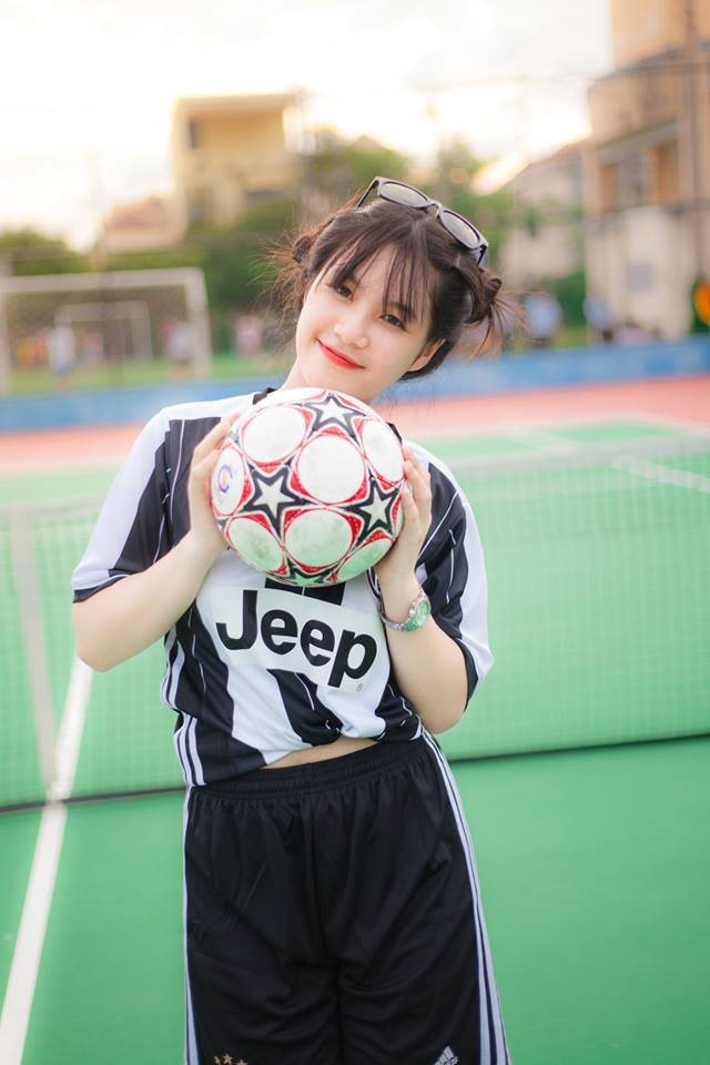 Cô nàng xinh như mộng, đa tài nổi tiếng trường Cao đẳng Du lịch Hà Nội ảnh 2 Cô nàng xinh như mộng, đa tài nổi tiếng trường Cao đẳng Du lịch Hà Nội ảnh 2