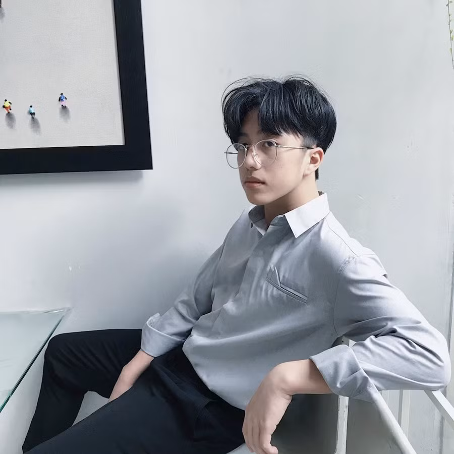 Mẹo diện sơ mi như mỹ nam Hàn từ em trai sinh năm 2002 ảnh 6