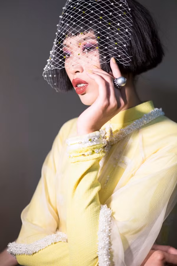 Hồ Ngọc Hà - Thanh Hằng lăng xê xu hướng make up cổ điển tại VIFW 2018 8