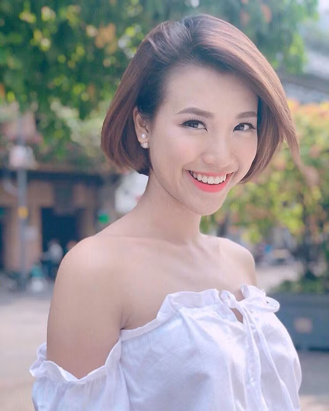 Sau đó cô còn nhiều lần thử nghiệm những kiểu tóc ngắn khác.