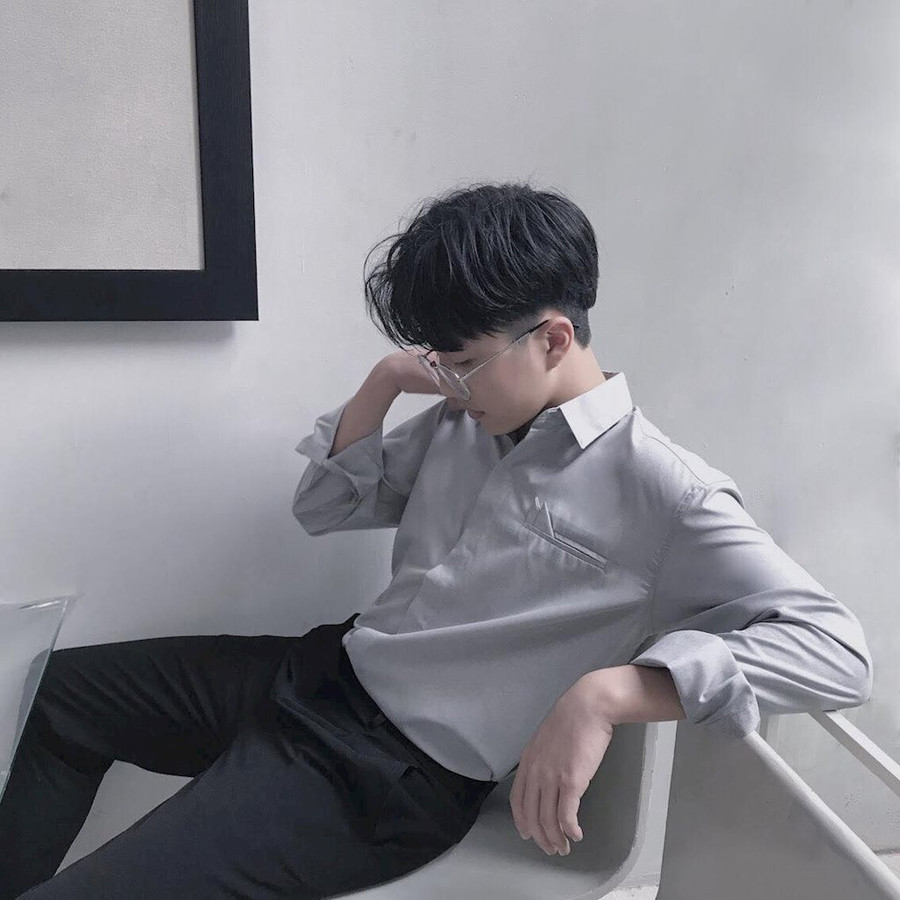 Mẹo diện sơ mi như mỹ nam Hàn từ em trai sinh năm 2002 ảnh 2