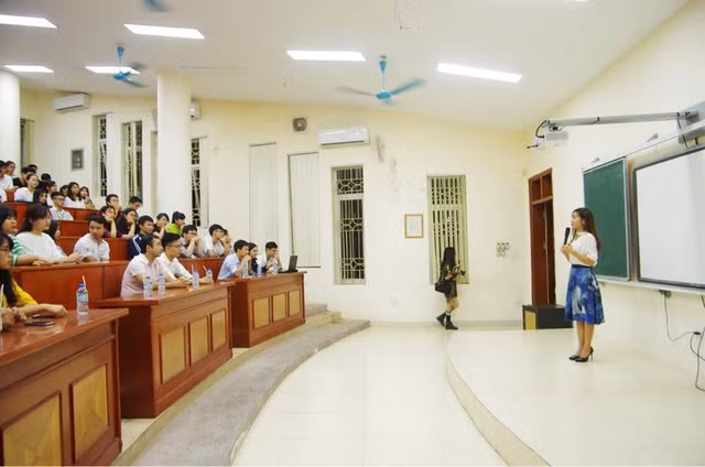 Hiện tại, cô vẫn tiếp tục gắn bó và phát triển công việc hiện tại của một người dẫn chương trình và giảng dạy kỹ năng mềm, hướng tới hình ảnh một MC – giảng viên có tri thức và có thể truyền cảm hứng cho các bạn trẻ.