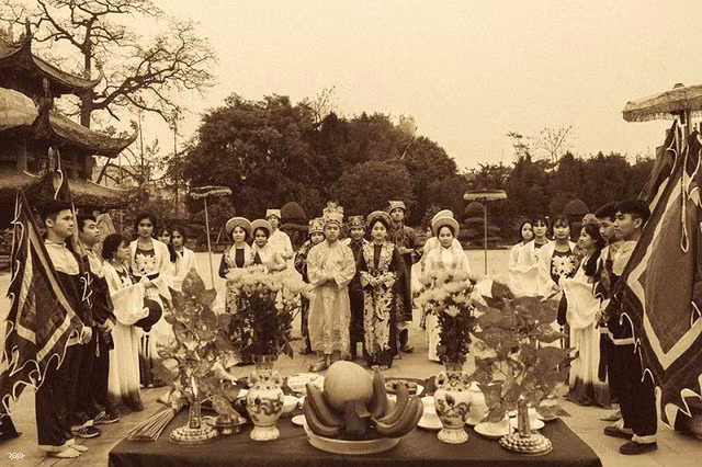 Độc đáo bộ ảnh kỷ yếu hóa thân vua chúa của học sinh chuyên Sử ảnh 4