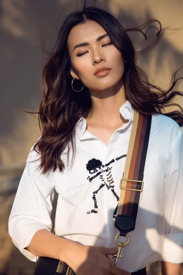 Bộ ảnh được thực hiện với sự hỗ trợ của nhiếp ảnh Chanh Nguyễn, người mẫu Cao Thiên Trang.