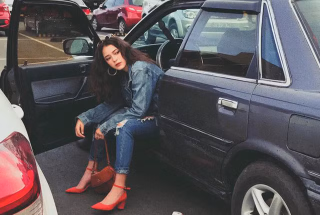 Na Tây tiết lộ rằng cô chỉ cao 1,6m nhưng có vóc dáng cân xứng nên khi lên ảnh nhìn cô có vẻ cao hơn so với thực tế.