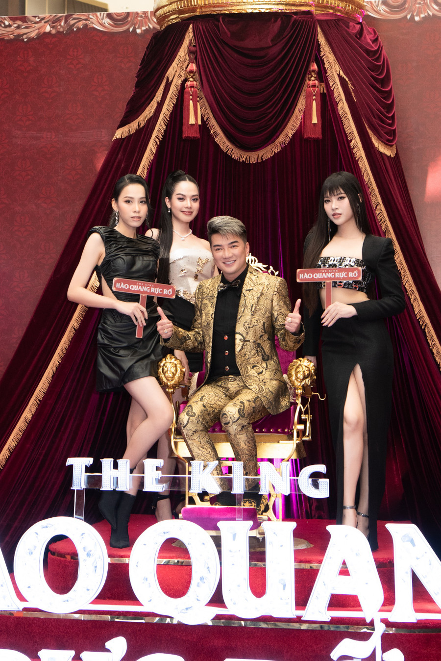 Top 3 Hoa hậu Việt Nam tham gia sự kiện quan trọng của Đàm Vĩnh Hưng. Top 3 Hoa hậu Việt Nam tham gia sự kiện quan trọng của Đàm Vĩnh Hưng.