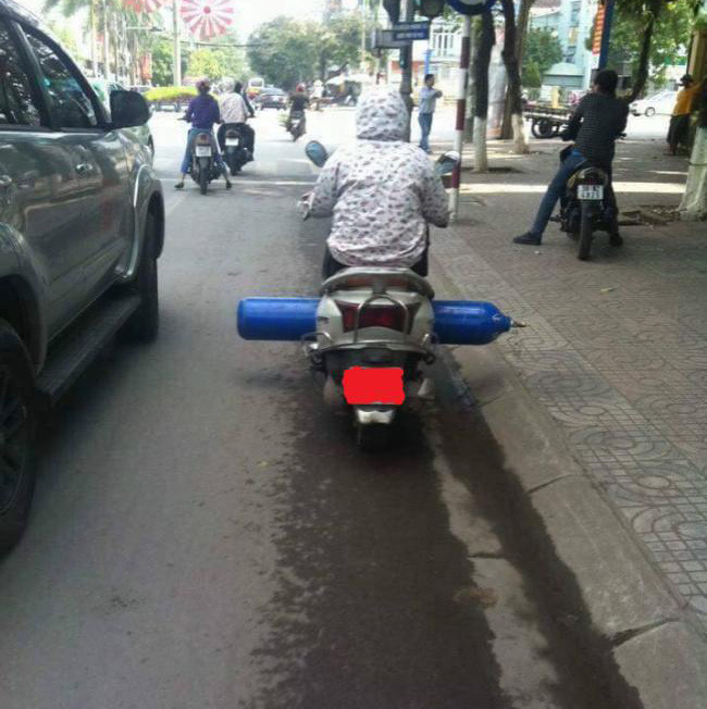 “Ninja” khoe sắc xuân mơn mởn trong bộ sưu tập áo chống nắng sặc sỡ