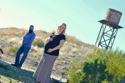 Vợ chồng đồng cam cộng khổ.