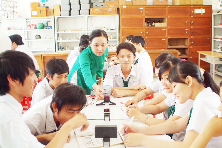 Phát triển đội ngũ nhà giáo phải đồng bộ, đáp ứng kịp thời với yêu cầu Chương trình và SGK phổ thông mới Phát triển đội ngũ nhà giáo phải đồng bộ, đáp ứng kịp thời với yêu cầu Chương trình và SGK phổ thông mới