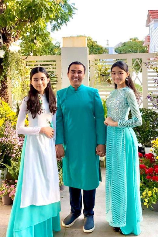 MC Quyền Linh và hai con gái vừa xinh vừa hiền dịu MC Quyền Linh và hai con gái vừa xinh vừa hiền dịu