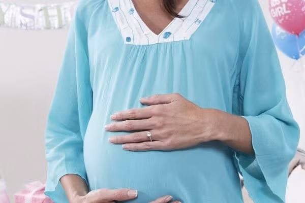 Đẻ xong mới biết bệnh viện cấy nhầm phôi người khác-2