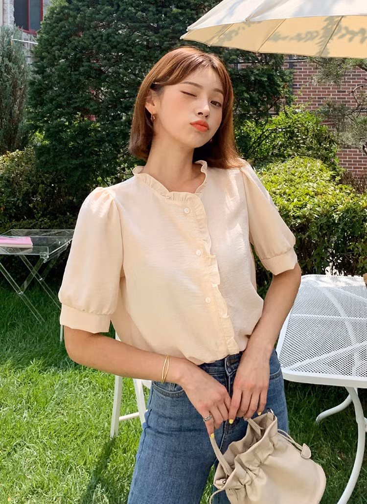 5 kiểu mặc khiến chị em công sở trông “quê một cục” ảnh 6