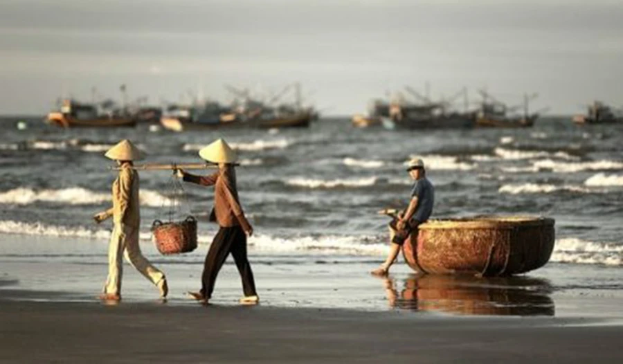 Người đàn bà hàng chài trong “Chiếc thuyền ngoài xa” mang nét đẹp truyền thống của phụ nữ Việt. Ảnh minh họa từ Internet.