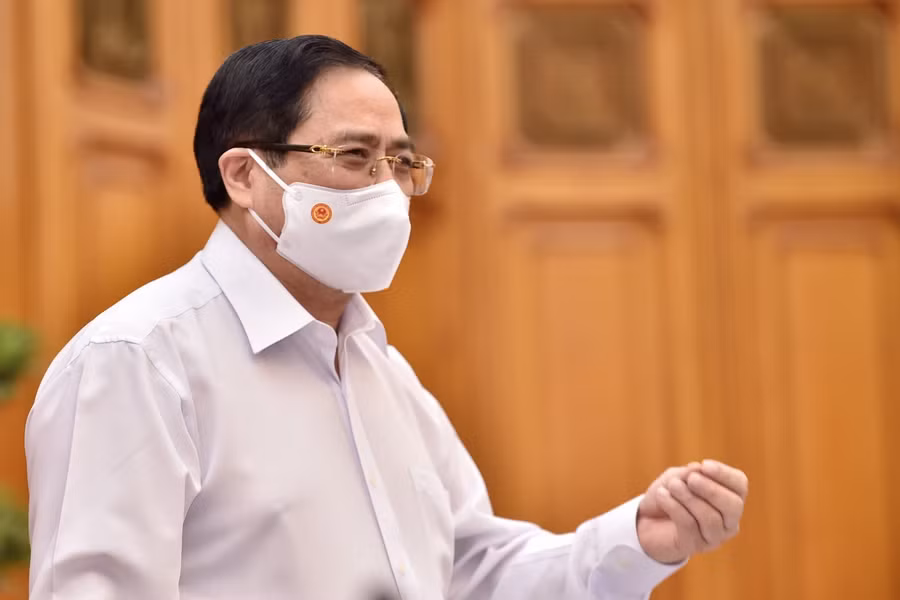 Thủ tướng Chính phủ Phạm Minh Chính chủ trì cuộc họp Thường trực Chính phủ về việc mua vắc-xin phòng COVID-19.