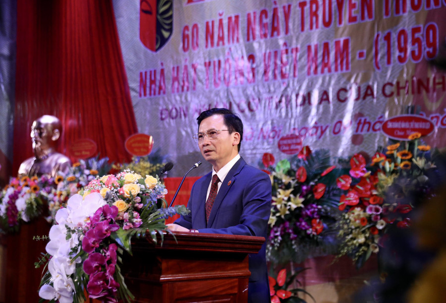 Ông Phạm Ngọc Tuấn - Giám đốc Nhà hát Tuồng Việt Nam đọc diễn văn tại Lễ kỷ niệm. Ảnh: Minh Hà. Ông Phạm Ngọc Tuấn - Giám đốc Nhà hát Tuồng Việt Nam đọc diễn văn tại Lễ kỷ niệm. Ảnh: Minh Hà.