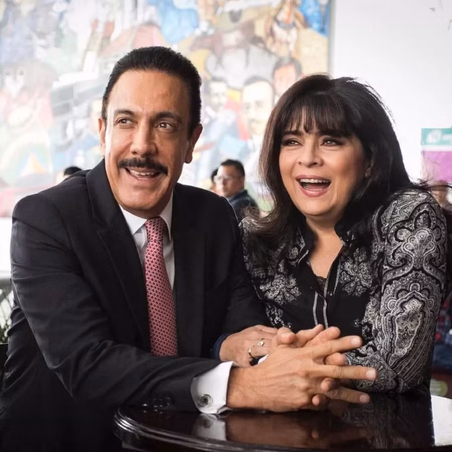 Victoria Ruffo và chồng hiện tại.