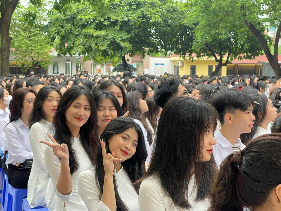 Các thí sinh lớp 12 sẽ chỉ còn chưa đầy 1 tháng nữa để bước vào kỳ thi tốt nghiệp THPT năm 2023. Các thí sinh lớp 12 sẽ chỉ còn chưa đầy 1 tháng nữa để bước vào kỳ thi tốt nghiệp THPT năm 2023.