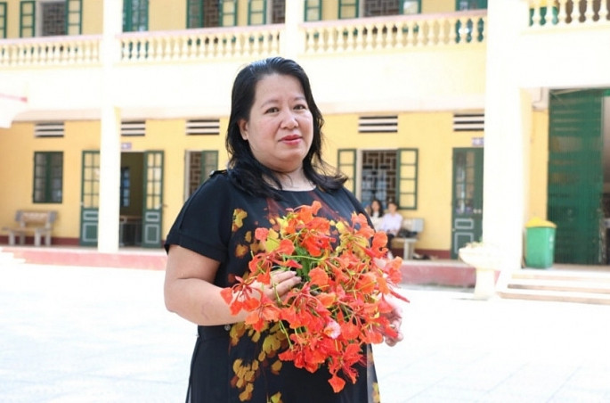 Thạc sĩ Nguyễn Hằng Nga - Tổ trưởng bộ môn Ngữ văn Trường THPT Hoài Đức B, Hà Nội. Thạc sĩ Nguyễn Hằng Nga - Tổ trưởng bộ môn Ngữ văn Trường THPT Hoài Đức B, Hà Nội.