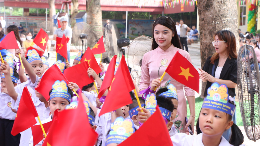 Một số trường học tại Hà Nội đã tập trung học sinh để rèn nền nếp trước khi khai giảng năm học mới 2023-2024.