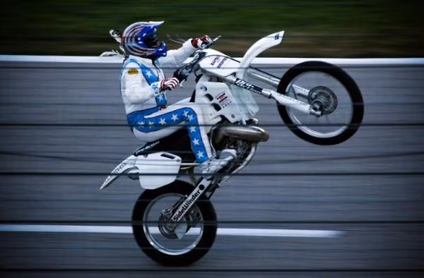 10 kẻ liều lĩnh điên rồ trong lịch sử nhân loại ảnh 3