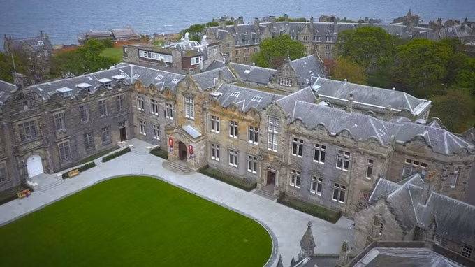 10 đại học cổ đẹp nhất Vương quốc Anh ảnh 8