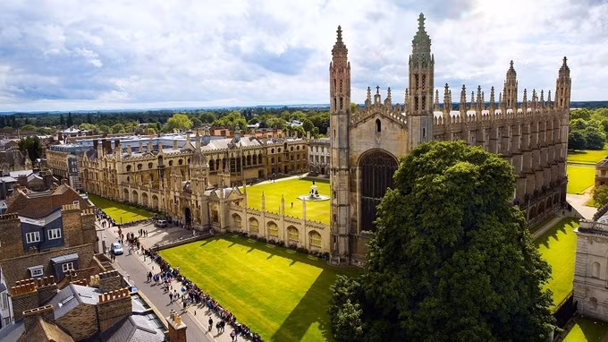 10 đại học cổ đẹp nhất Vương quốc Anh ảnh 1