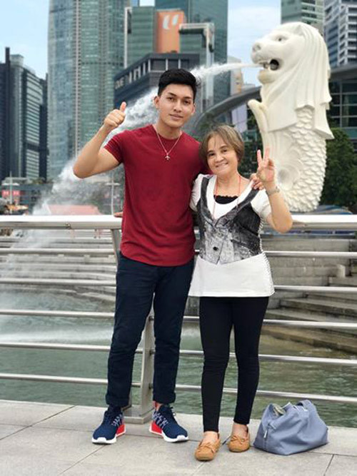 Đây là điều mà bà mẹ nhận được sau 20 năm làm ô-sin xứ người nuôi 7 con thành tài Day la dieu ma ba me nhan duoc sau 20 nam lam o-sin xu nguoi nuoi 7 con thanh tai