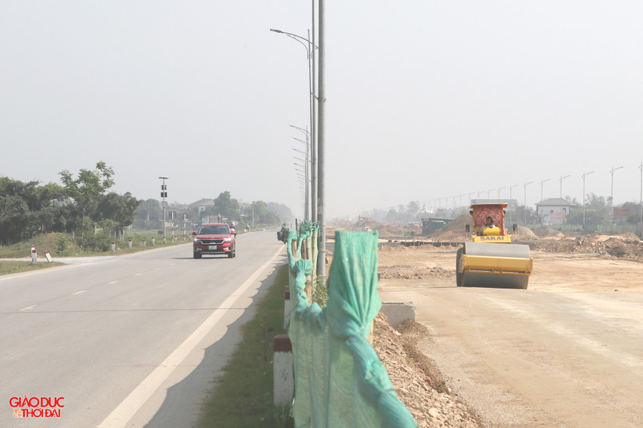 Công trường dự án đại lộ Vinh - Cửa Lò giai đoạn 2. Ảnh: Phạm Tâm. Công trường dự án đại lộ Vinh - Cửa Lò giai đoạn 2. Ảnh: Phạm Tâm.