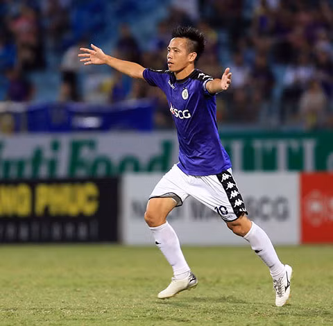 Hà Nội đã chơi lấn át trước DNH Nam Định và Văn Quyết đã lập cú đúp.