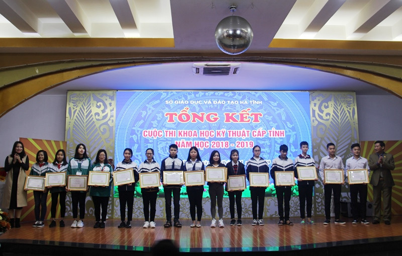 Nhóm tác giả đạt giải Ba