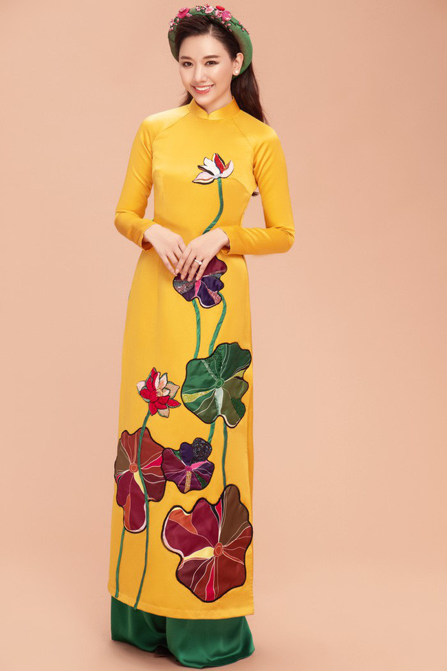 3 ngày Tết thật tưng bừng với gợi ý diện đồ từ các sao Việt phong cách nhất Vbiz - Ảnh 3. 3 ngày Tết thật tưng bừng với gợi ý diện đồ từ các sao Việt phong cách nhất Vbiz - Ảnh 3.