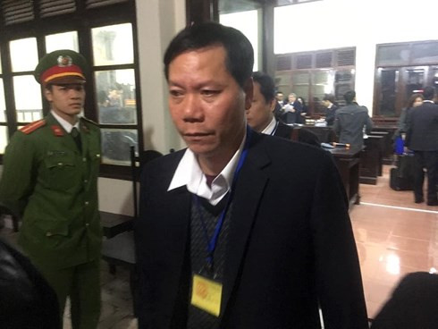 Bị cáo Trương Quý Dương, nguyên Giám đốc BVĐK tỉnh Hòa Bình. Bị cáo Trương Quý Dương, nguyên Giám đốc BVĐK tỉnh Hòa Bình.