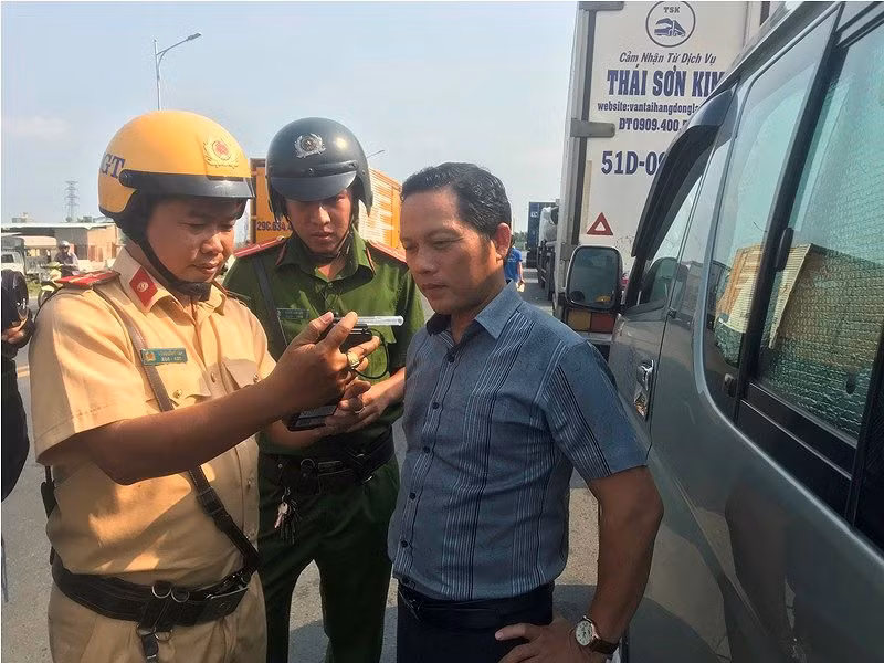 Lại phát hiện tài xế dương tính với ma tuý ở TPHCM - ảnh 5