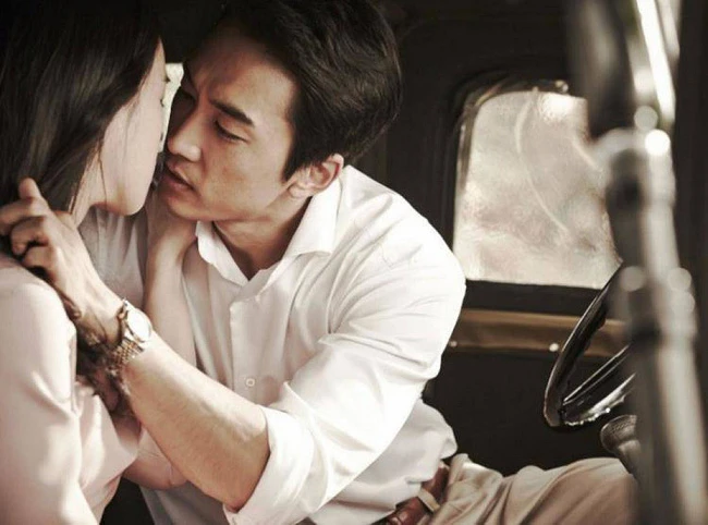 Từng dùng 2 tỷ để ép tôi ly hôn, 3 năm sau chồng cũ lại quỳ xuống cầu xin
