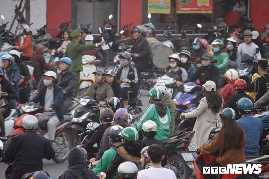 Anh: Can Tet Nguyen dan, Ha Noi un tac kinh hoang hinh anh 4