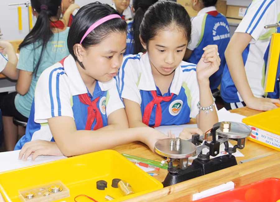 Điều kiện cơ sở vật chất và sĩ số lớp học có ảnh hưởng lớn tới môn học