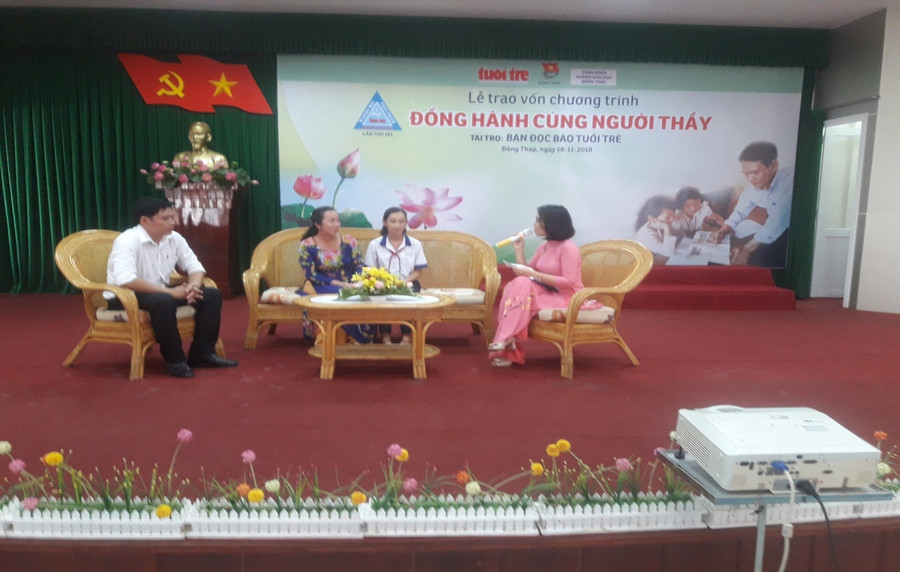 Giao lưu với thầy Trà Ngọc Minh, giáo viên Trường THPT Trần Quốc Toản Giao lưu với thầy Trà Ngọc Minh, giáo viên Trường THPT Trần Quốc Toản