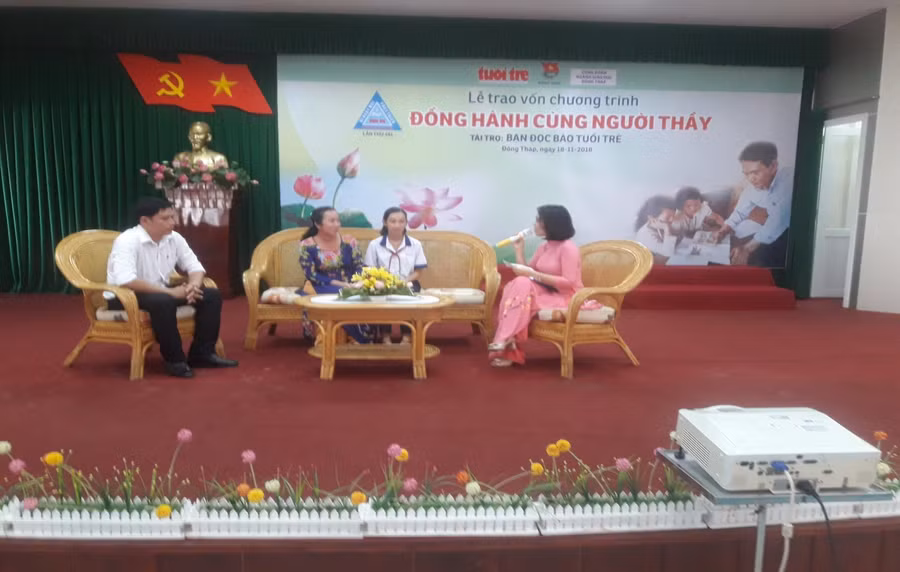 Giao lưu với thầy Trà Ngọc Minh, giáo viên Trường THPT Trần Quốc Toản