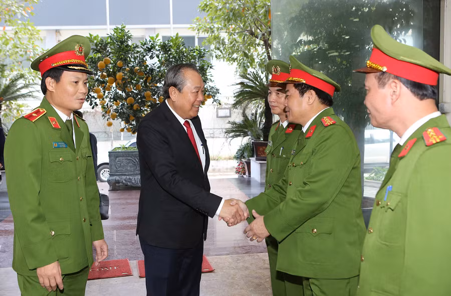 Phó Thủ tướng Trương Hòa Bình thăm, chúc tết Cảnh sát hình sự, ma túy