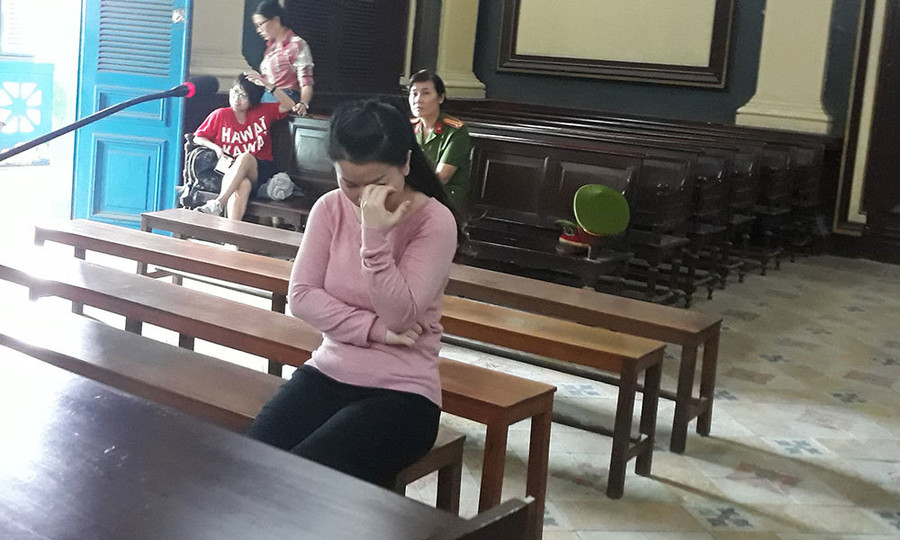 Nữ quái đánh thuốc mê bạn trai ngoại bẽn lẽn hầu tòa-1