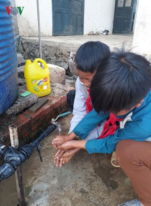 điểm trường tiểu học vùng 3 chiềng công, sơn la thiếu nước trầm trọng hình 2 diem truong tieu hoc vung 3 chieng cong, son la thieu nuoc tram trong hinh 2