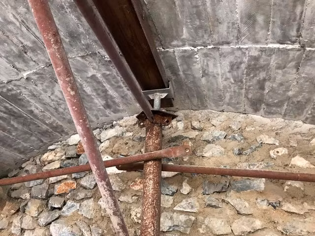 Hà Nội: Mục sở thị việc đục thông vòm cầu đường sắt chạy qua phố cổ - 3