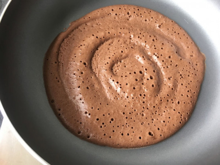 Cách làm bánh cuộn chocolate ngon đẹp không cần lò cach lam banh cuon chocolate ngon dep khong can lo 3