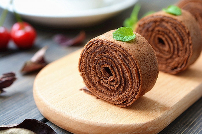 Cách làm bánh cuộn chocolate ngon đẹp không cần lò cach lam banh cuon chocolate ngon dep khong can lo