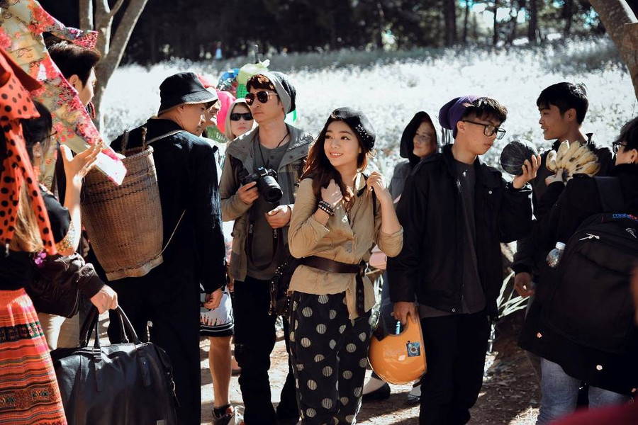 Sau phim Hai Phượng, Lật mặt: Nhà có khách là bộ phim được công chiếu thương mại tại thị trường Mỹ và Úc.