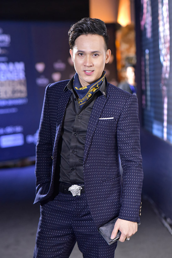 huong-giang-idol-khac-la-voi-toc-gia-bac-trang-5