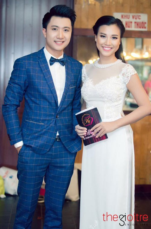 Thầy giáo, MC Hoàng Anh Duy. Thầy giáo, MC Hoàng Anh Duy.