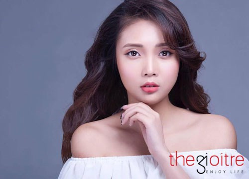 Nụ cười tươi, gương mặt thanh thoát là nét đẹp khiến nữ sinh này luôn thu hút mọi ảnh nhìn. Nụ cười tươi, gương mặt thanh thoát là nét đẹp khiến nữ sinh này luôn thu hút mọi ảnh nhìn.