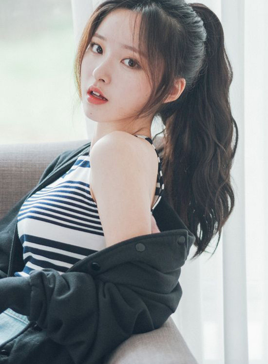 hot-girl-han-xinh-nhu-mong-dat-show-lam-mau-online-5